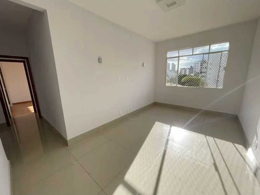 Apartamento à venda com 3 quartos, 110m² - Foto 1