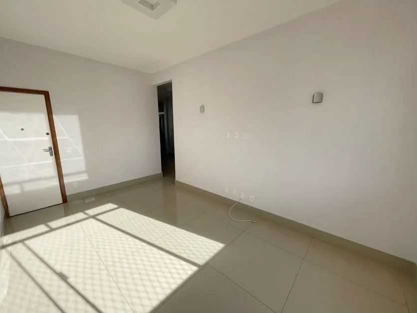 Apartamento à venda com 3 quartos, 110m² - Foto 2