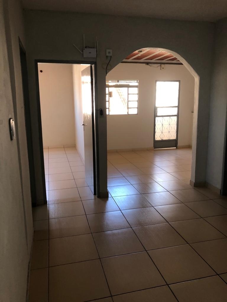 Casa à venda com 3 quartos, 250m² - Foto 4