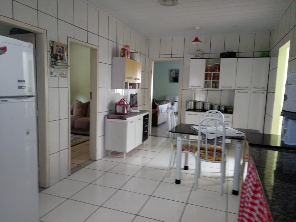 Casa à venda com 4 quartos, 162m² - Foto 1