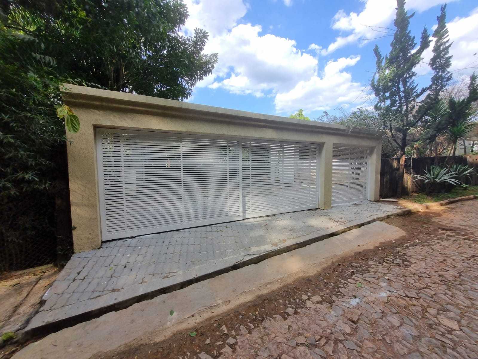 Casa de Condomínio à venda com 5 quartos, 400m² - Foto 1