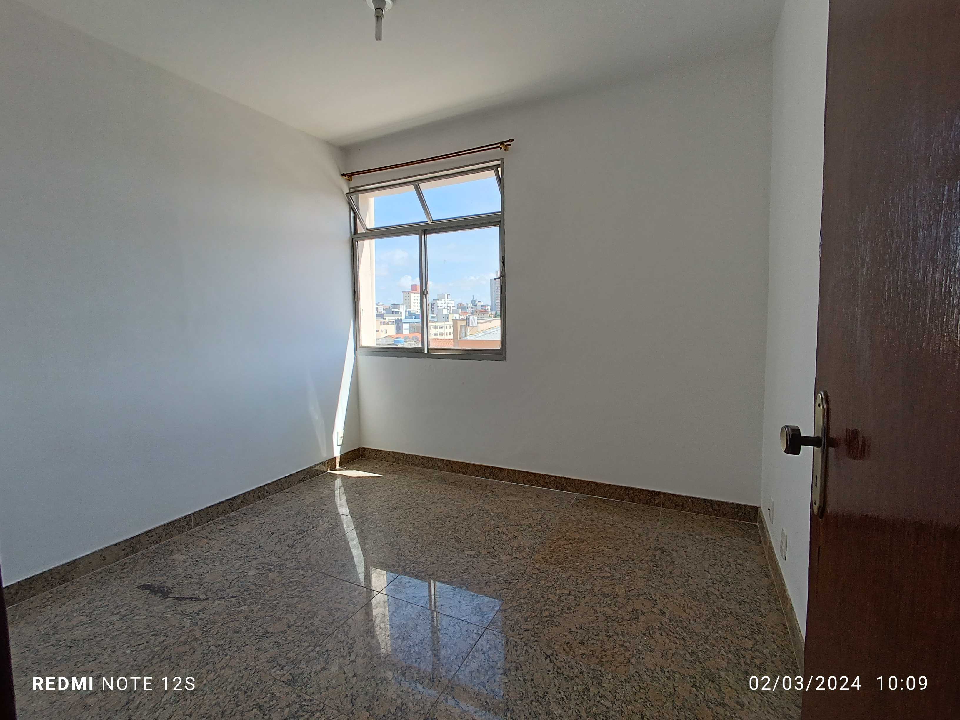 Apartamento à venda com 2 quartos, 12m² - Foto 17