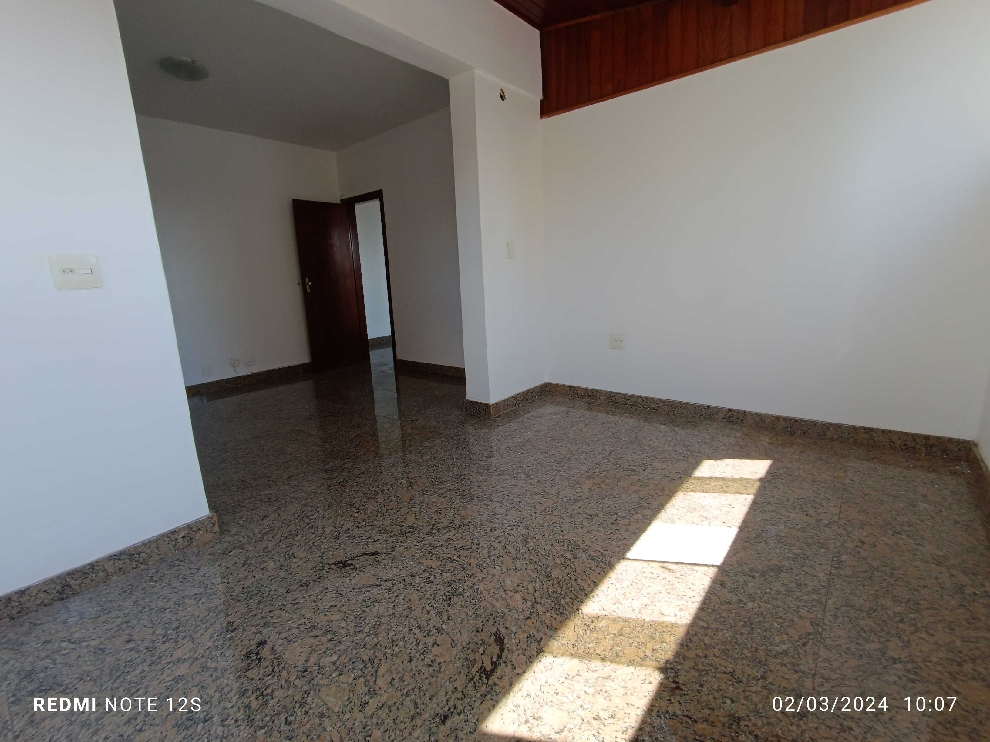 Apartamento à venda com 2 quartos, 12m² - Foto 4