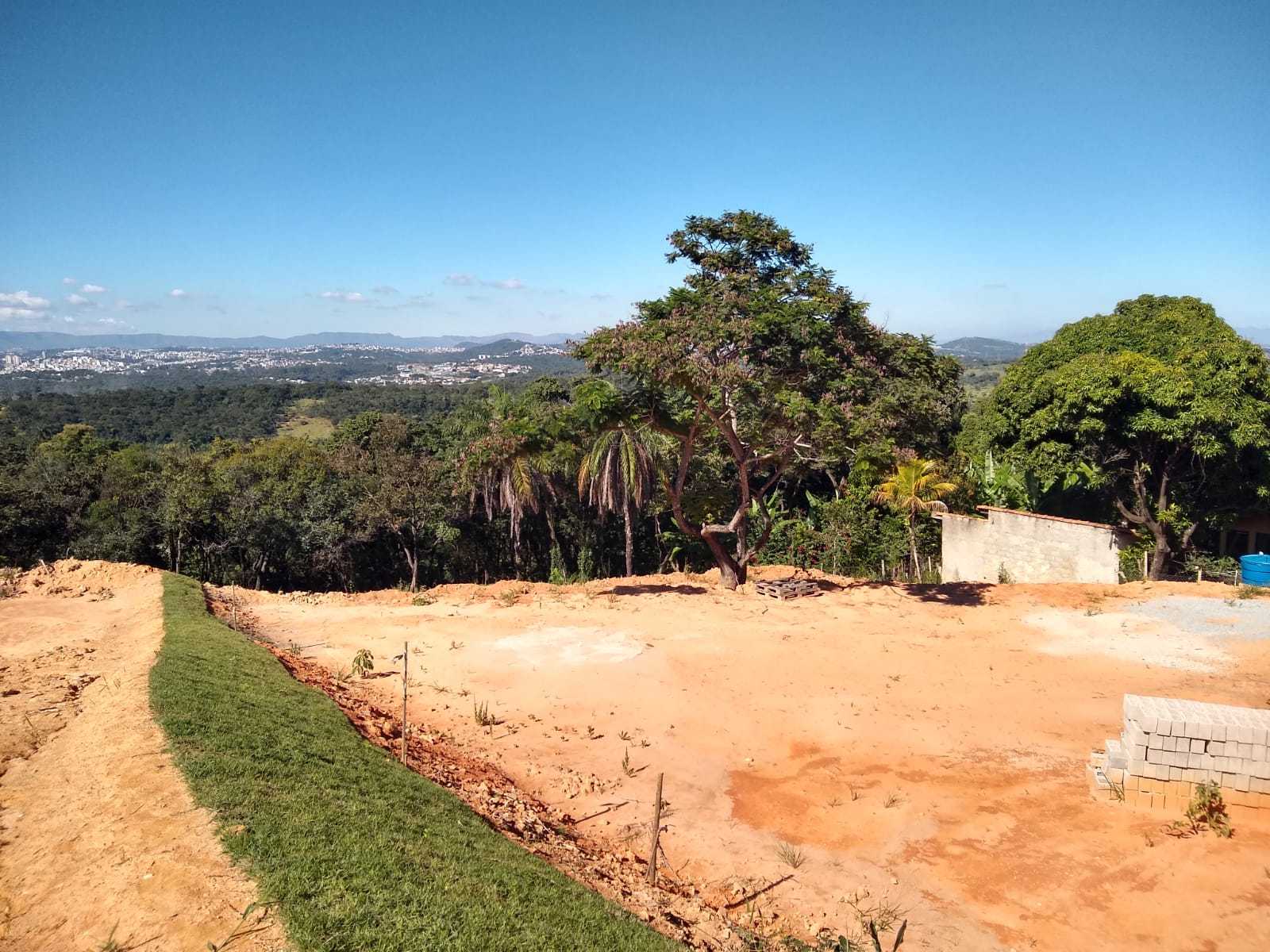 Chácara à venda com 1 quarto, 2500m² - Foto 8