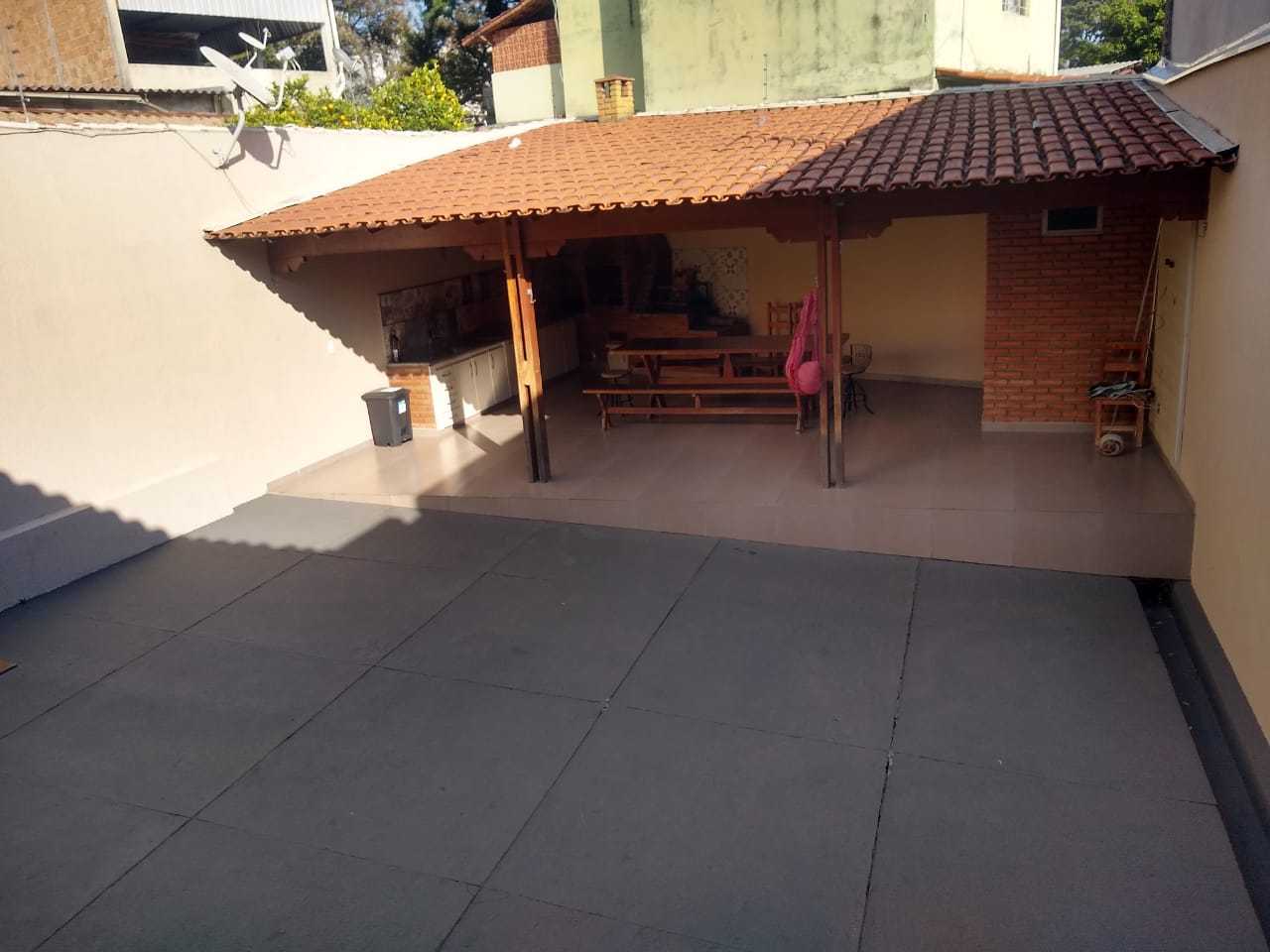 Casa à venda com 3 quartos, 300m² - Foto 25