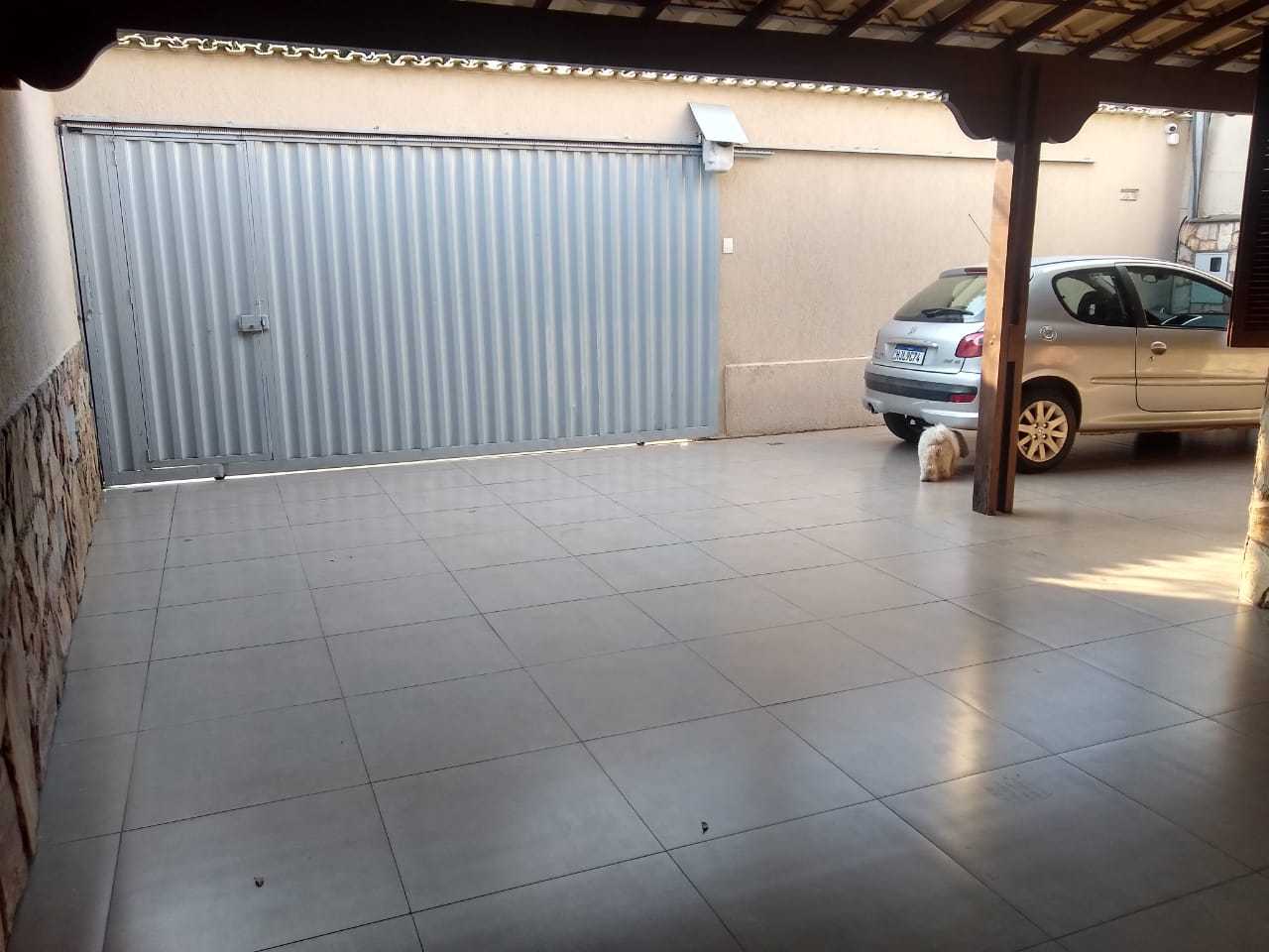 Casa à venda com 3 quartos, 300m² - Foto 3