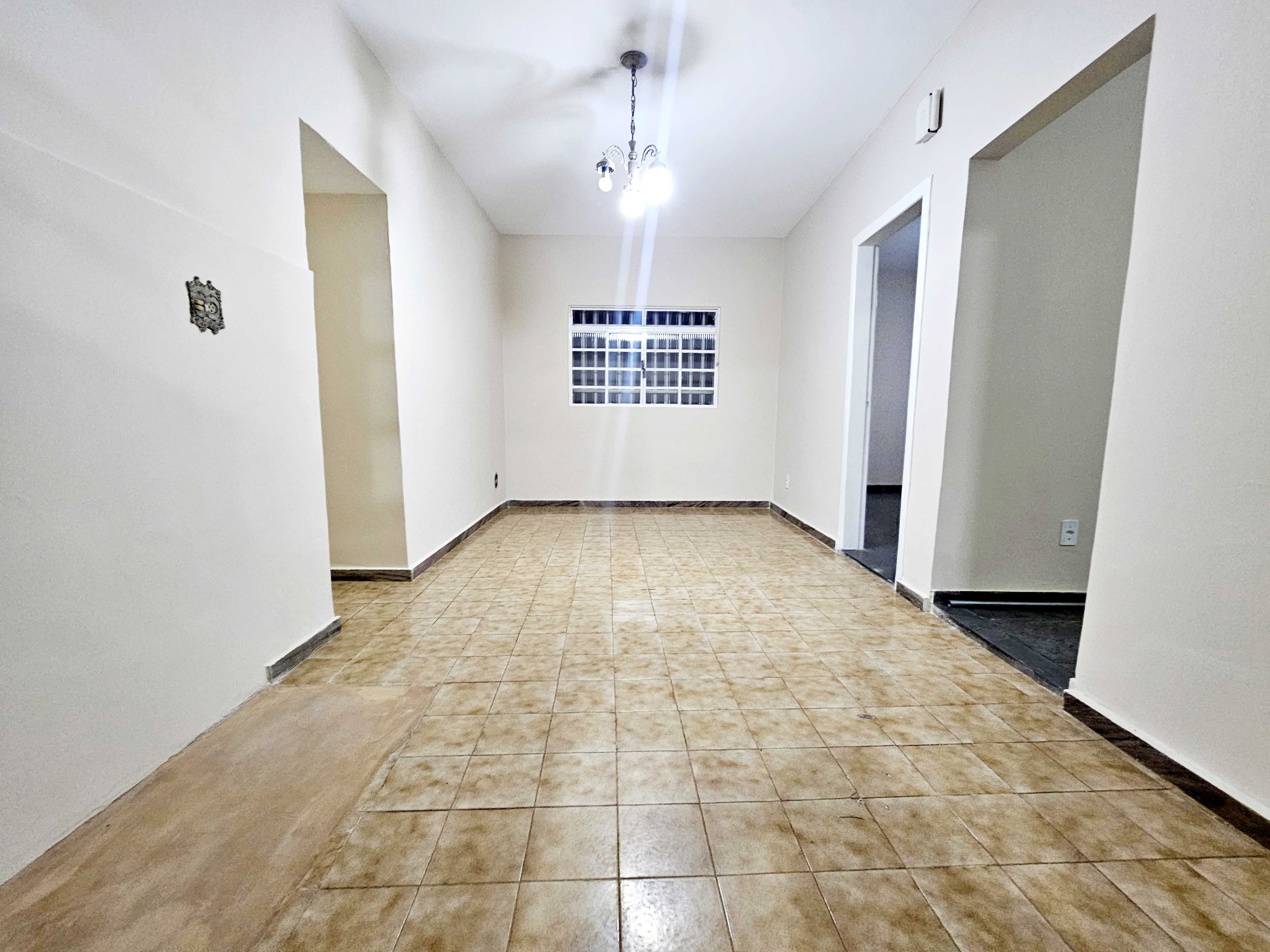 Casa à venda com 3 quartos, 70m² - Foto 3