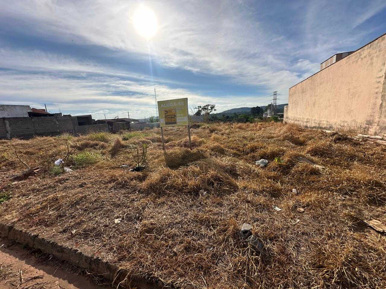 Terreno à venda, 240m² - Foto 1