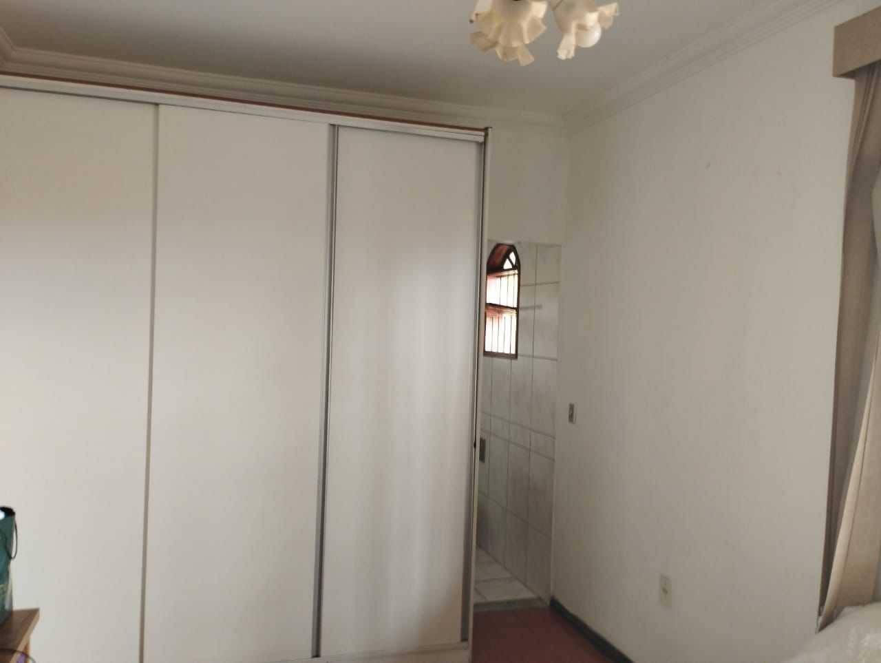 Casa à venda com 3 quartos, 370m² - Foto 3