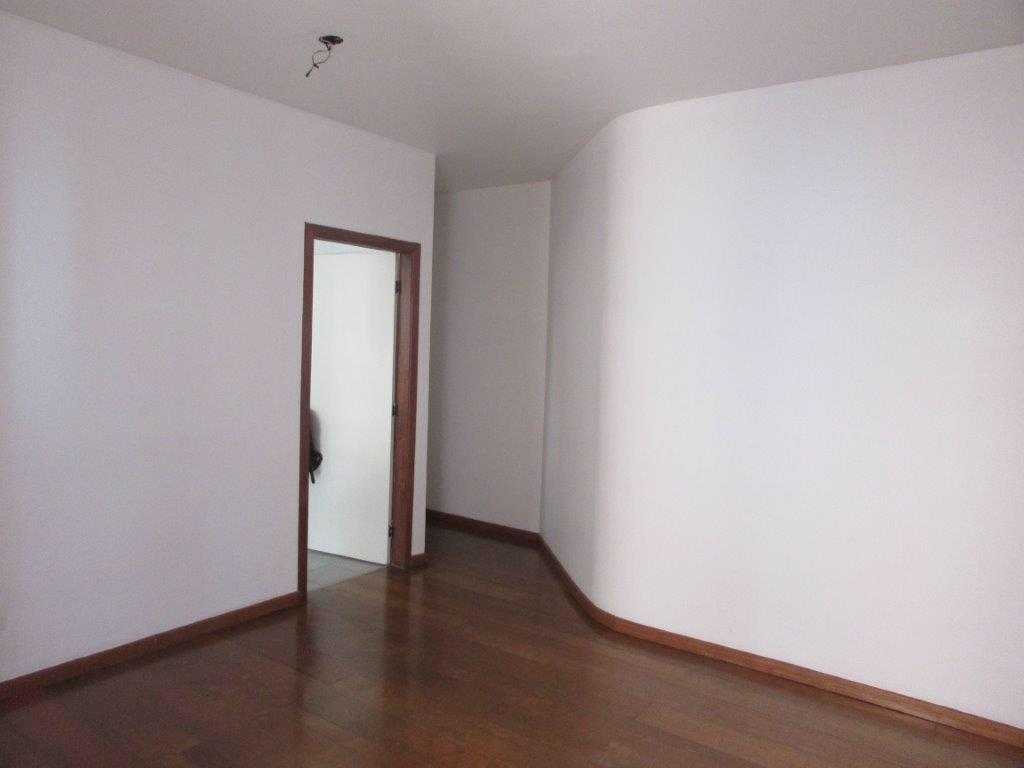 Apartamento à venda com 2 quartos, 65m² - Foto 1