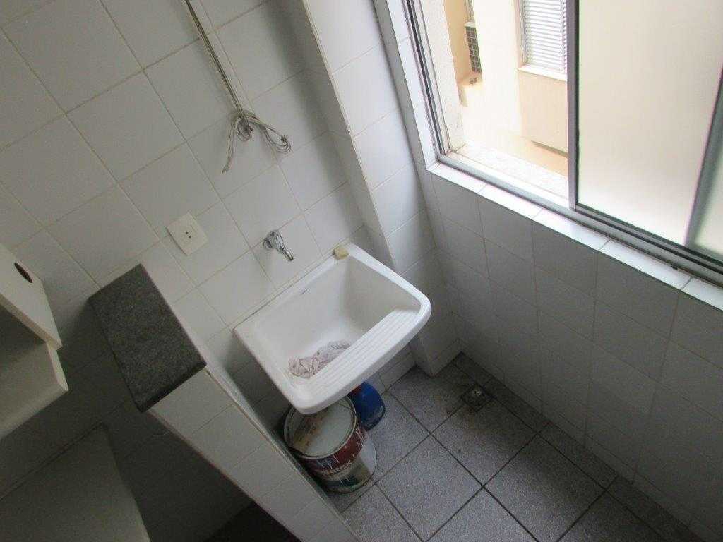 Apartamento à venda com 2 quartos, 65m² - Foto 15