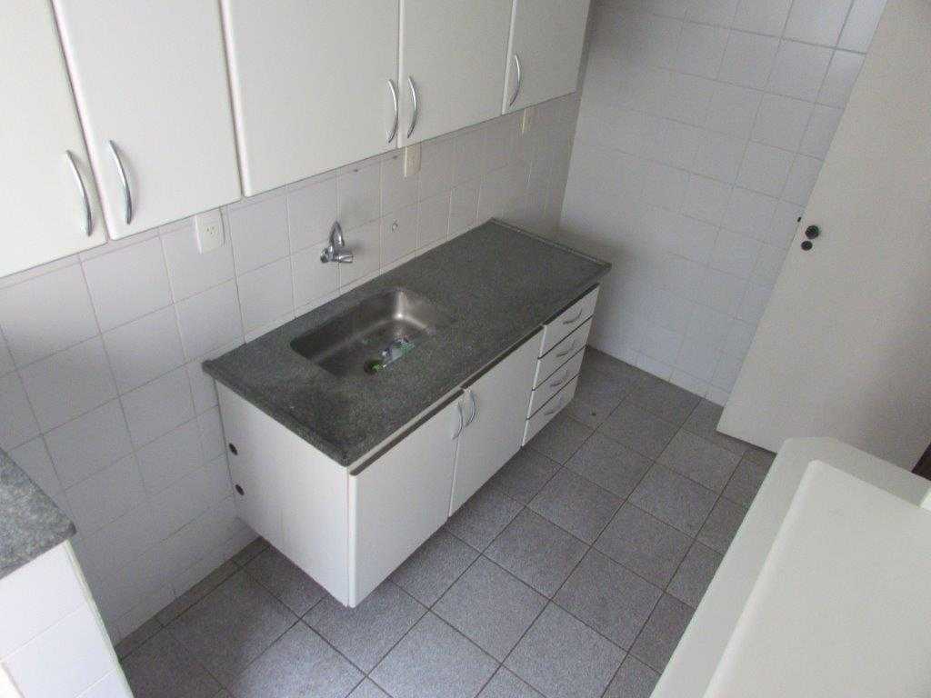 Apartamento à venda com 2 quartos, 65m² - Foto 13