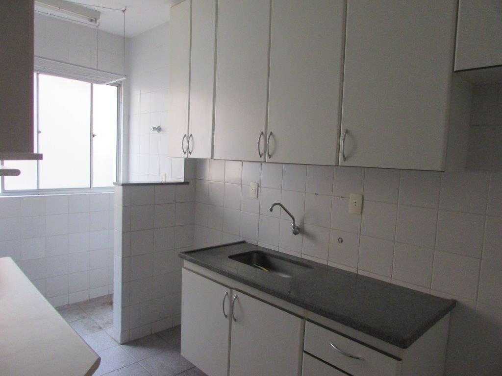 Apartamento à venda com 2 quartos, 65m² - Foto 11