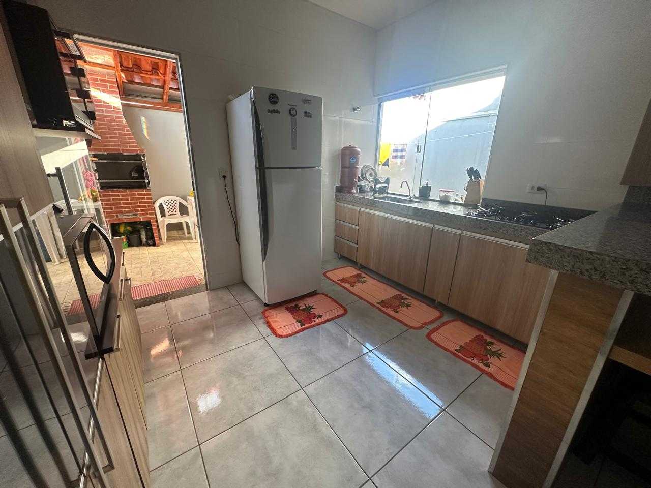 Casa à venda com 2 quartos, 70m² - Foto 8