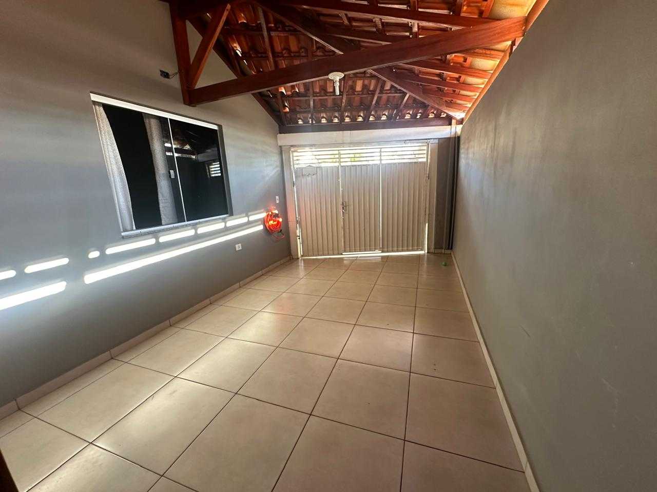 Casa à venda com 2 quartos, 70m² - Foto 2