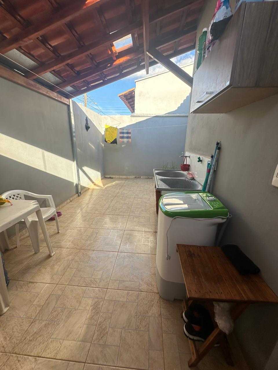 Casa à venda com 2 quartos, 70m² - Foto 10