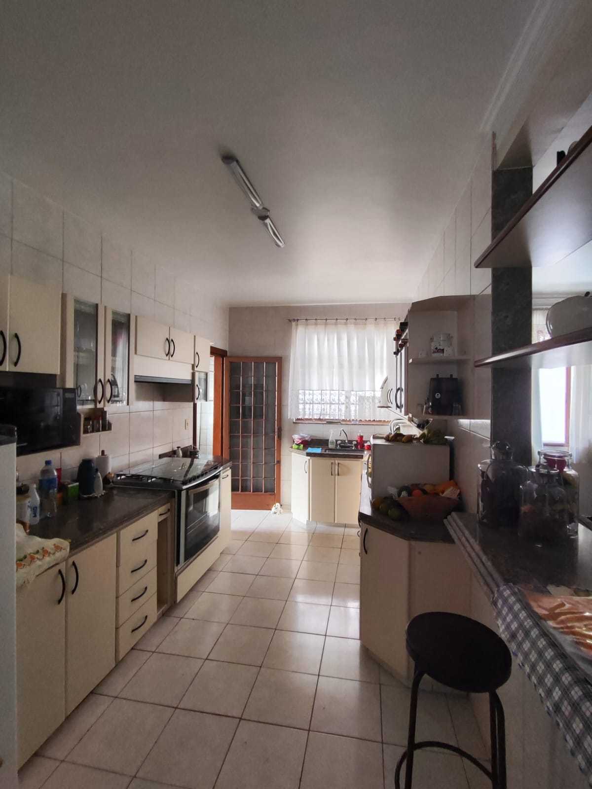 Casa à venda com 3 quartos, 240m² - Foto 11