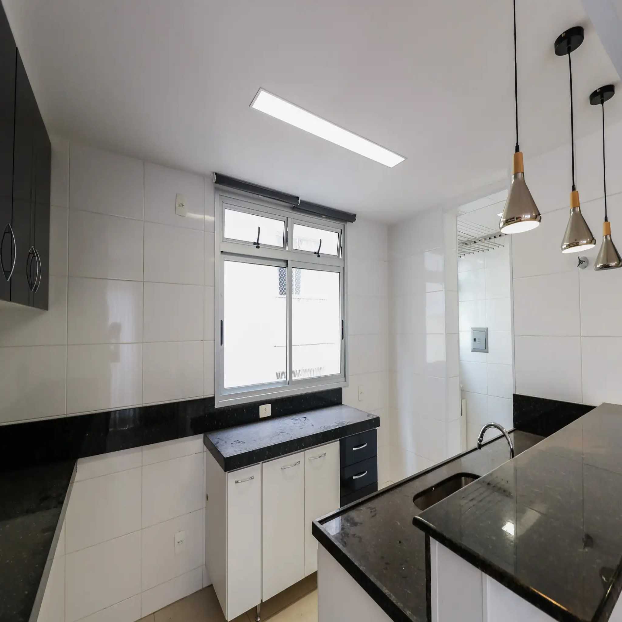 Apartamento à venda com 3 quartos, 108m² - Foto 2