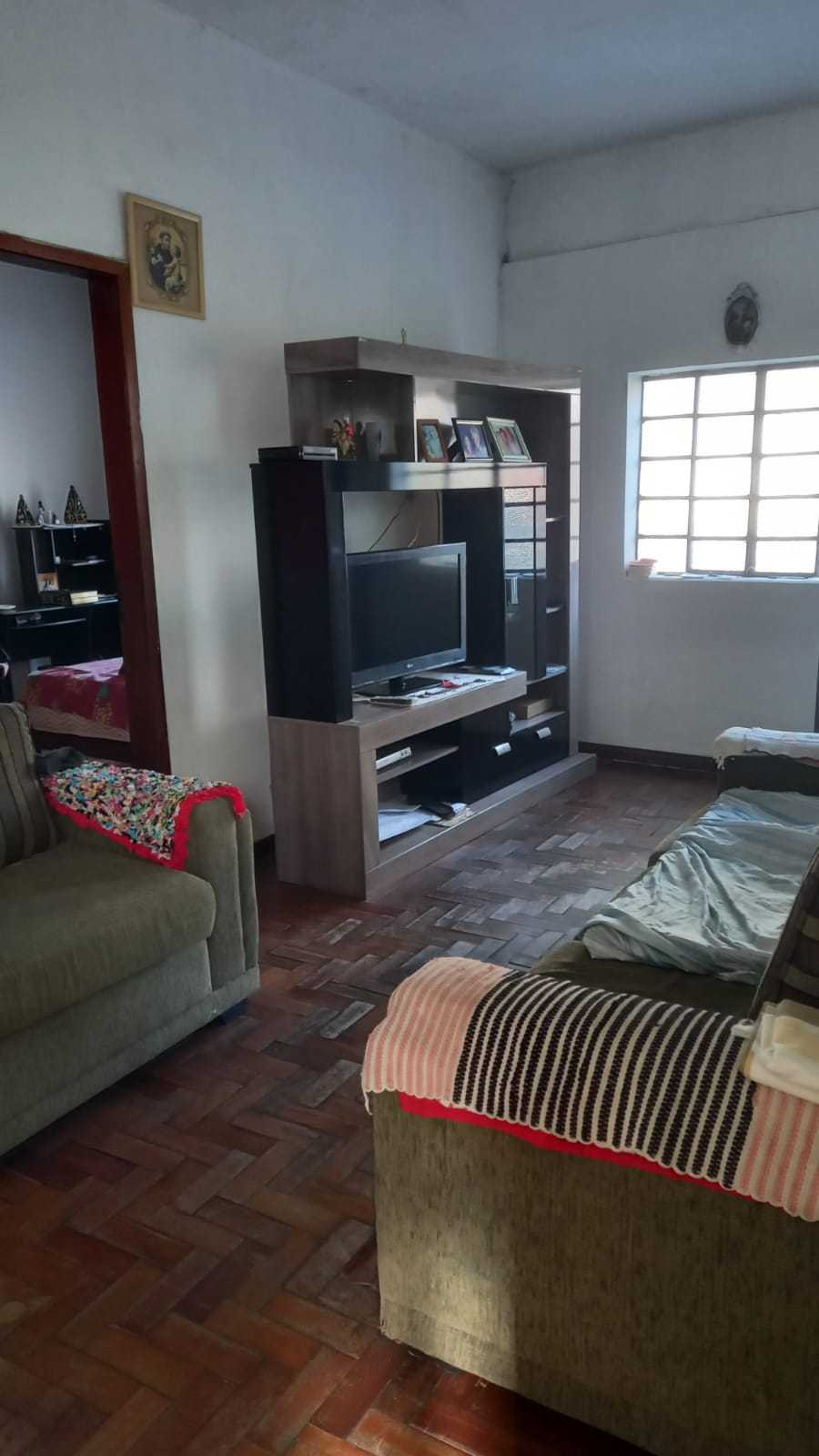 Casa à venda com 2 quartos, 114m² - Foto 1