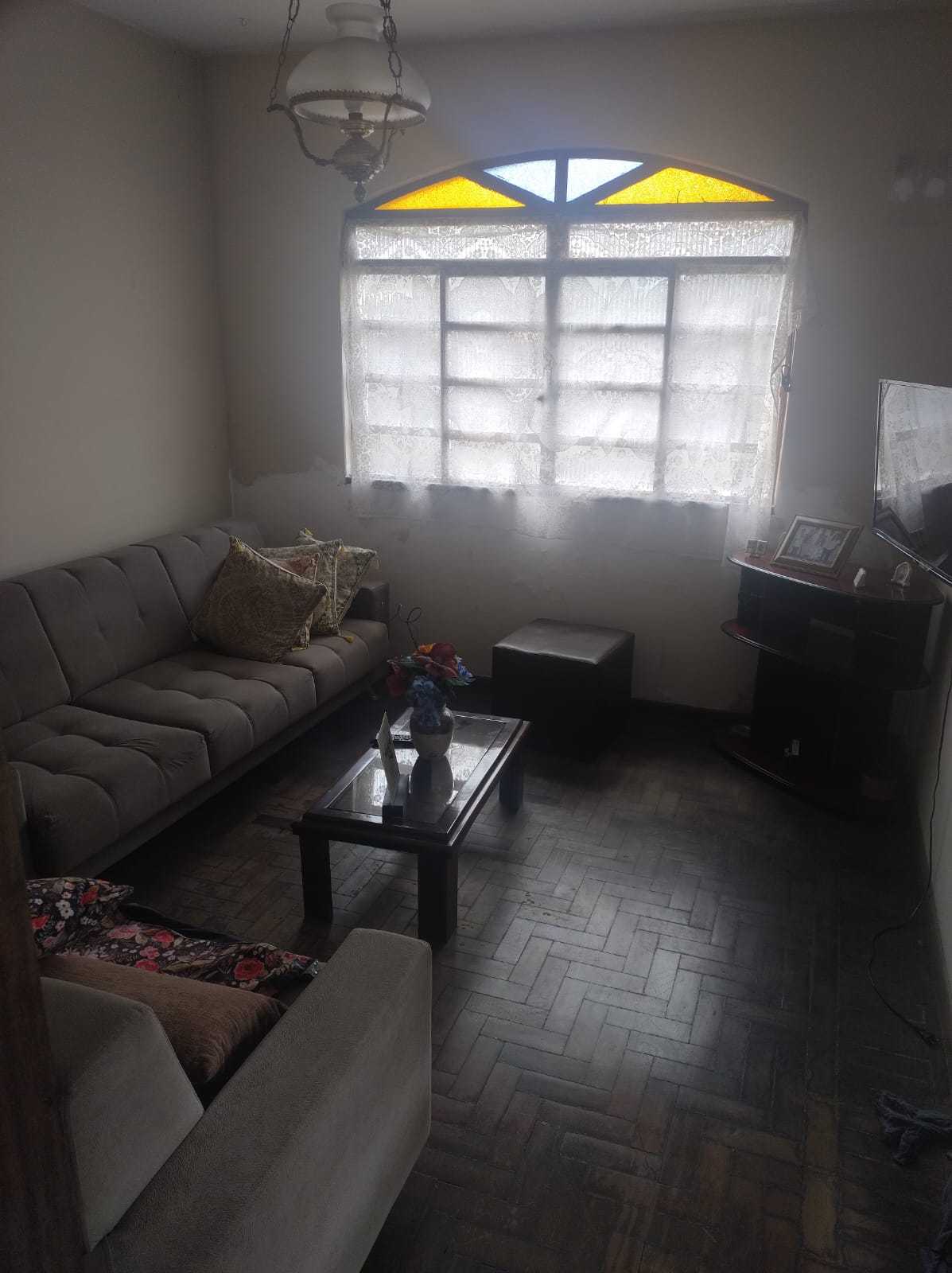 Casa para alugar com 3 quartos, 150m² - Foto 1