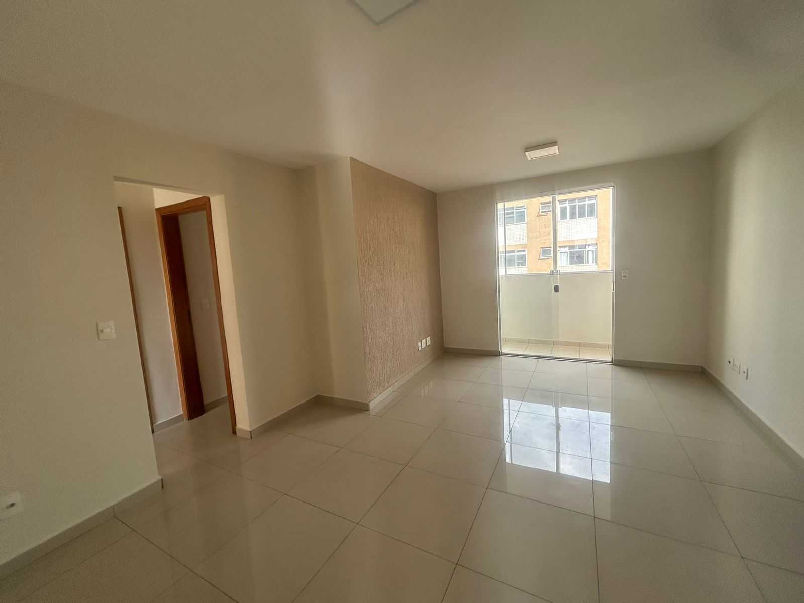 Apartamento à venda com 3 quartos, 90m² - Foto 1