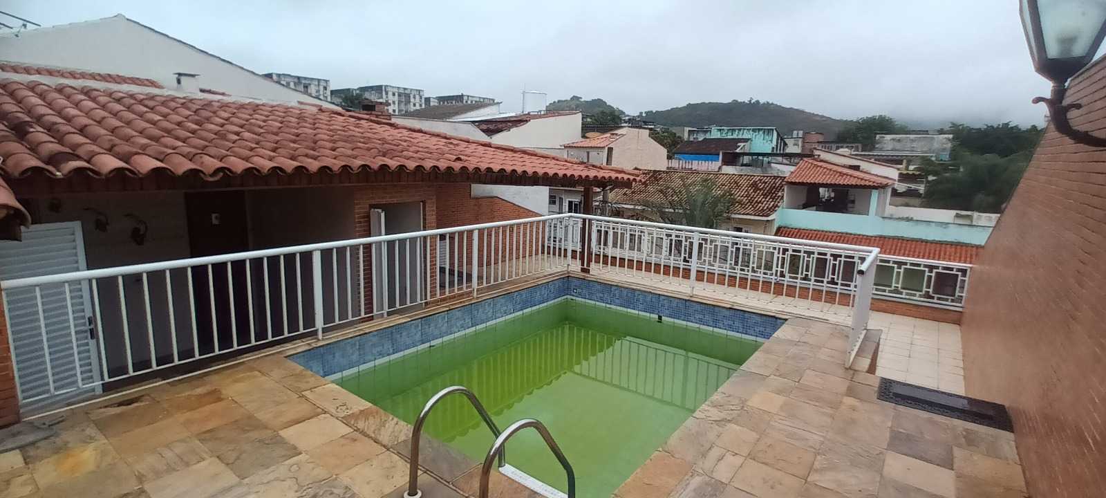 Casa de Condomínio para alugar com 4 quartos, 200m² - Foto 5