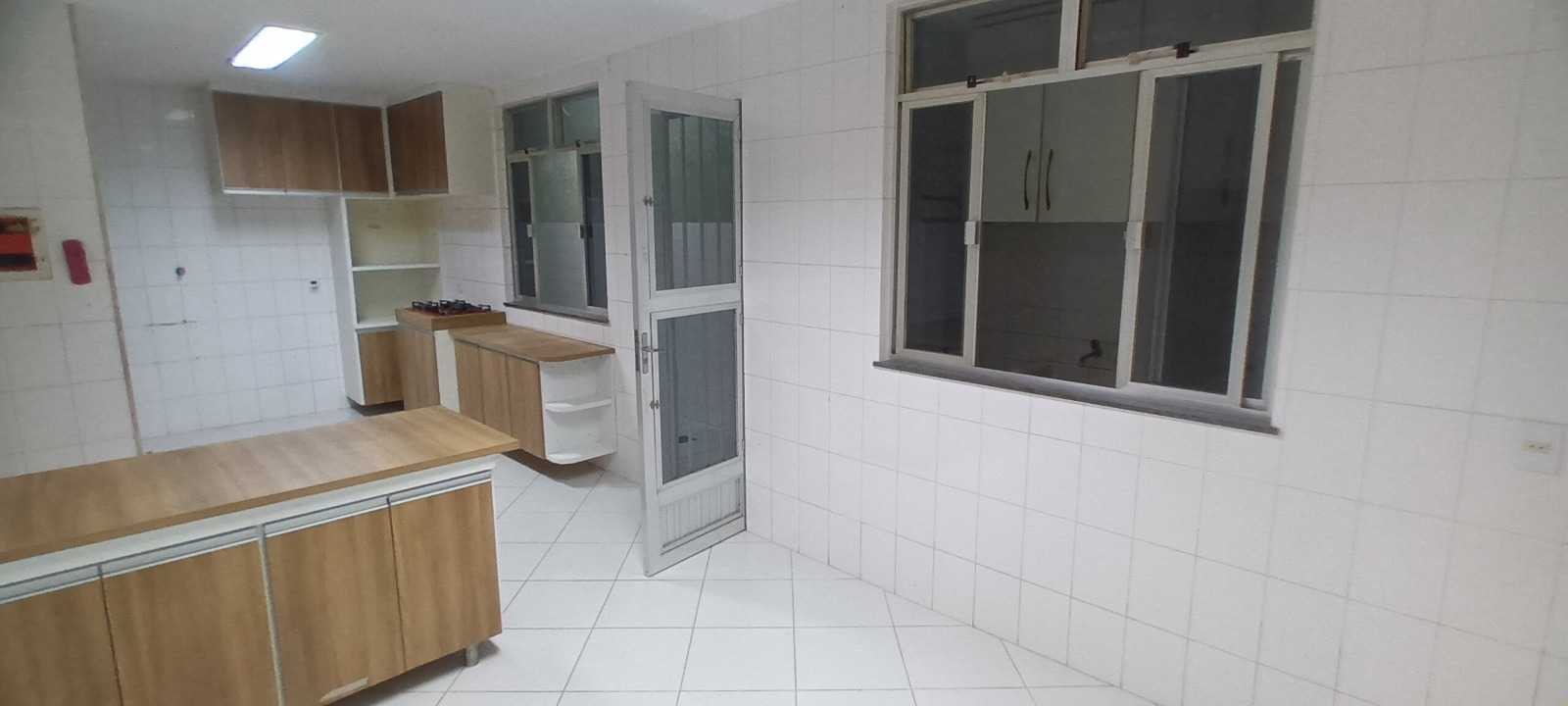 Casa de Condomínio para alugar com 4 quartos, 200m² - Foto 23