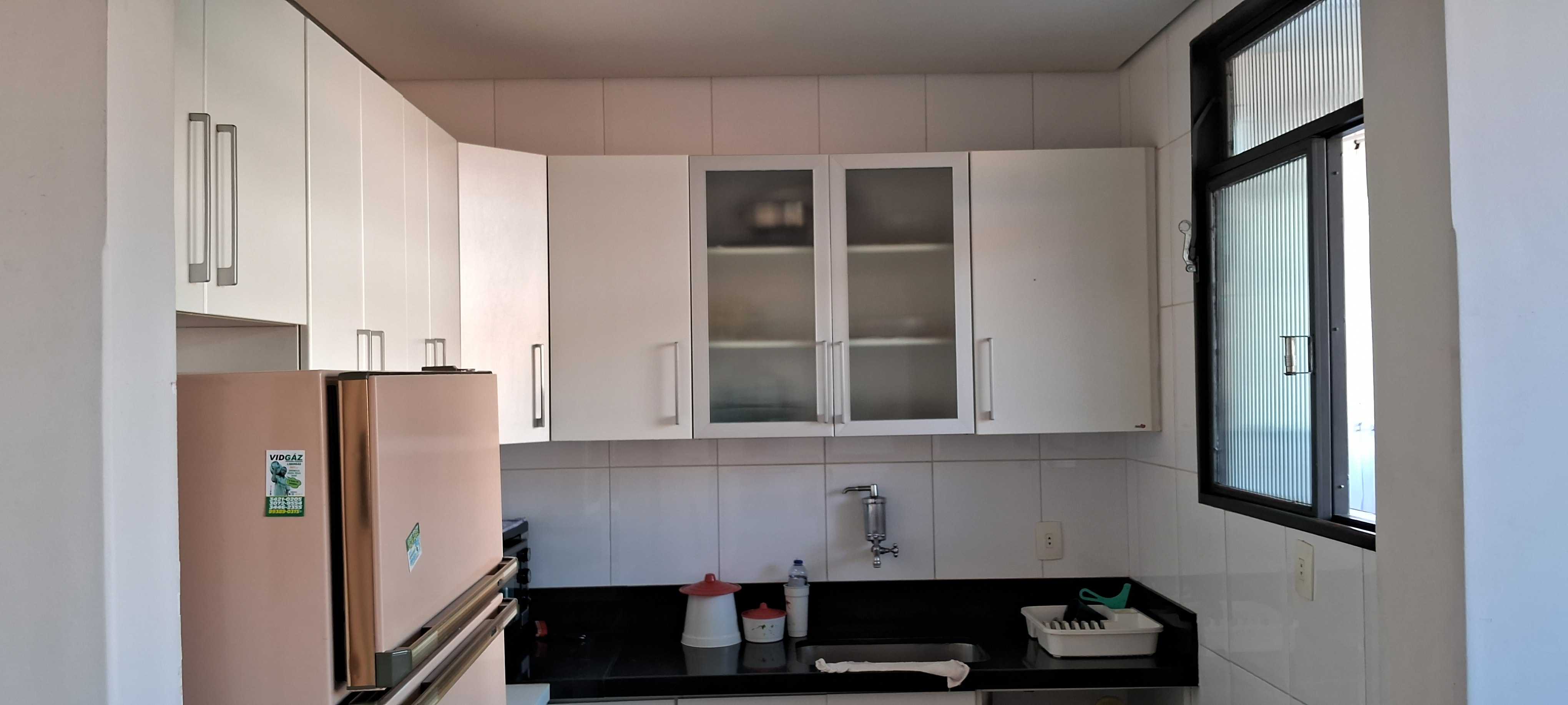 Apartamento à venda com 3 quartos, 180m² - Foto 2