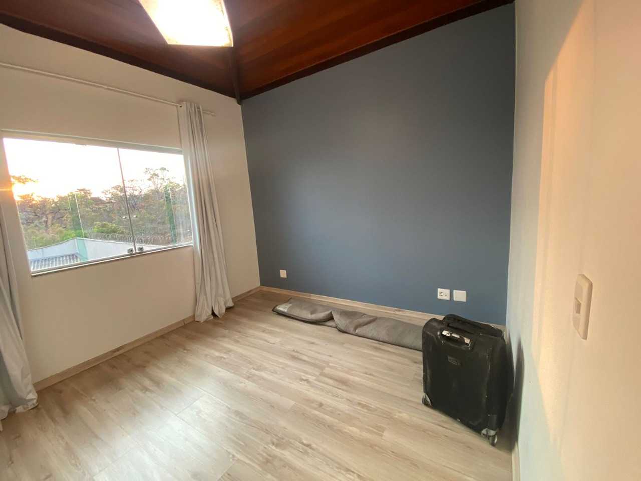 Casa à venda com 4 quartos, 300m² - Foto 7