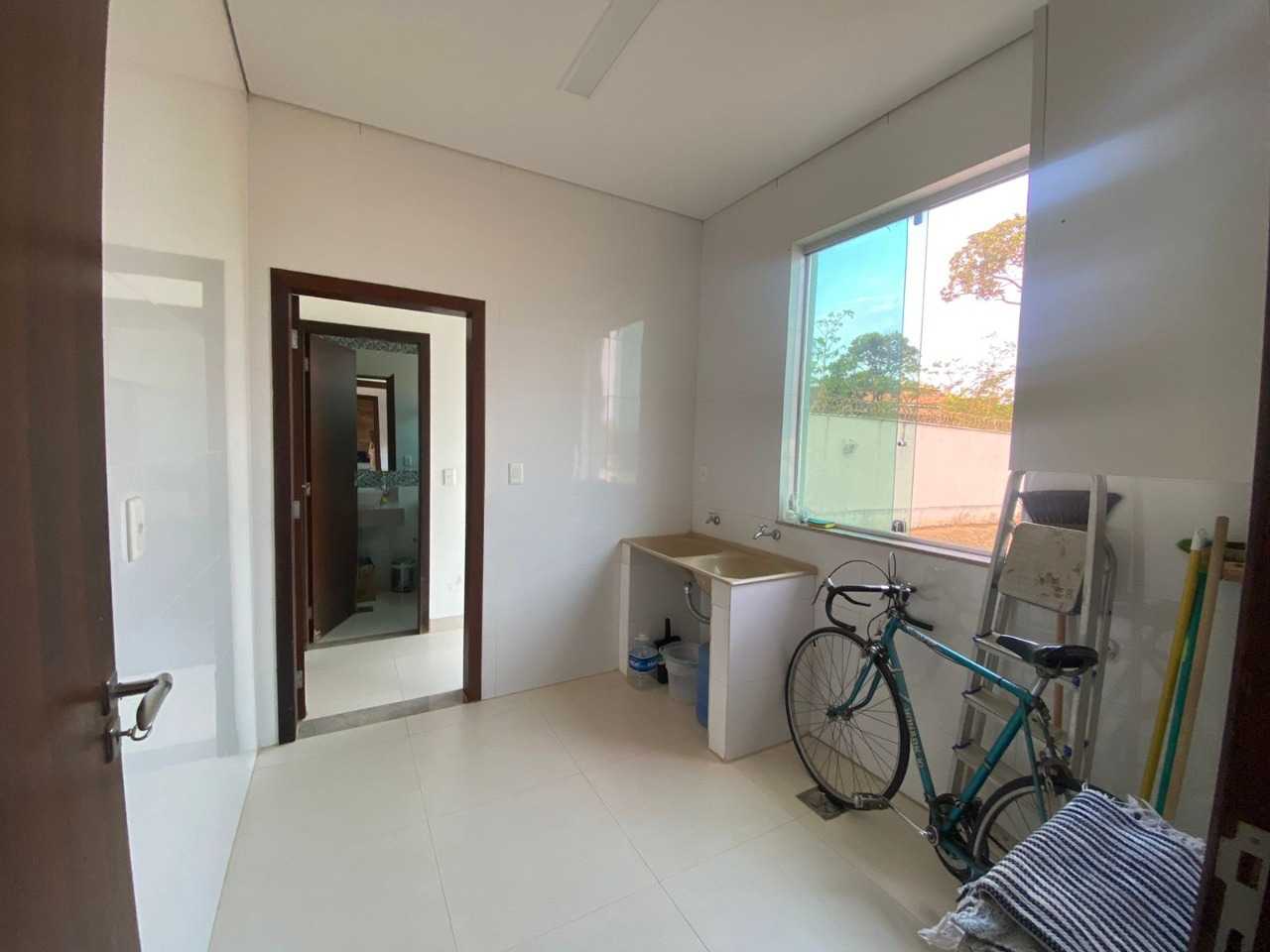 Casa à venda com 4 quartos, 300m² - Foto 19