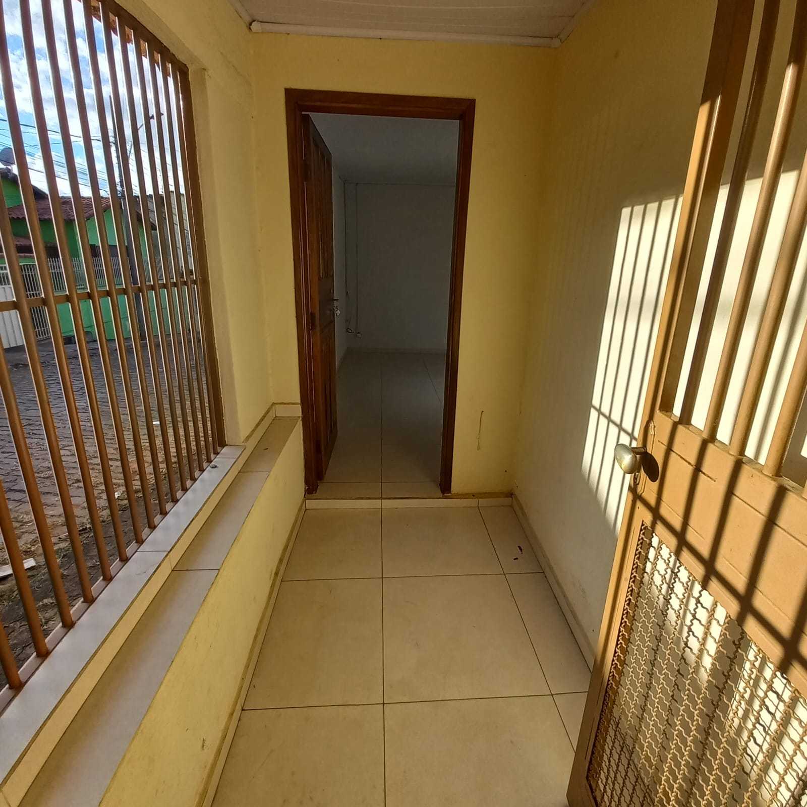 Casa à venda com 2 quartos, 100m² - Foto 3