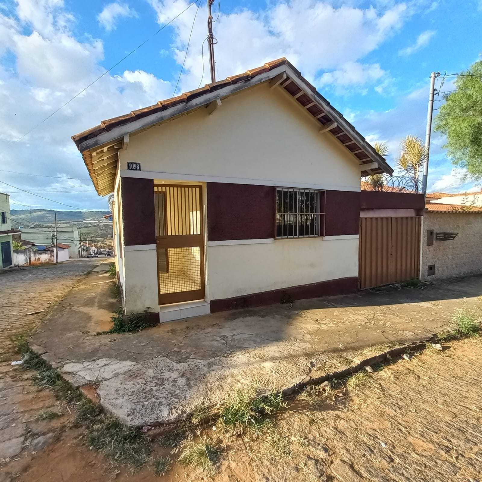 Casa à venda com 2 quartos, 100m² - Foto 1