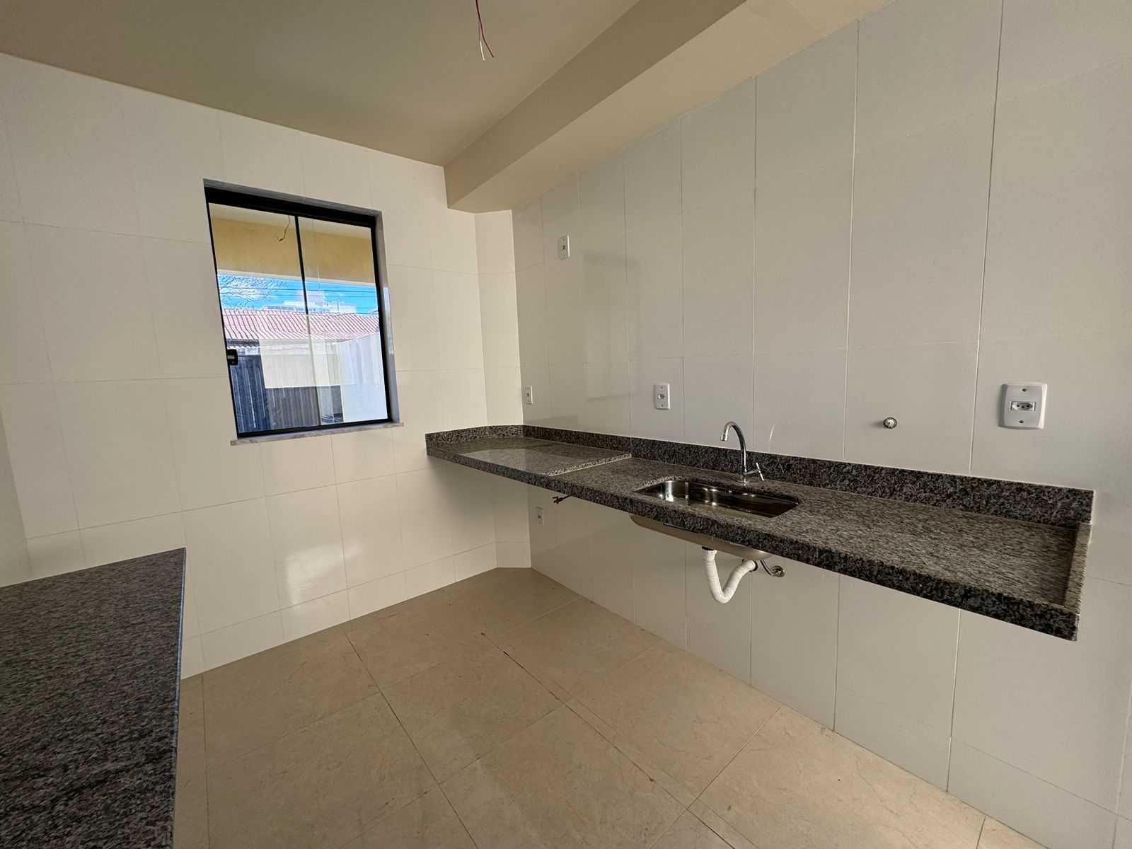 Casa à venda com 2 quartos, 98m² - Foto 2