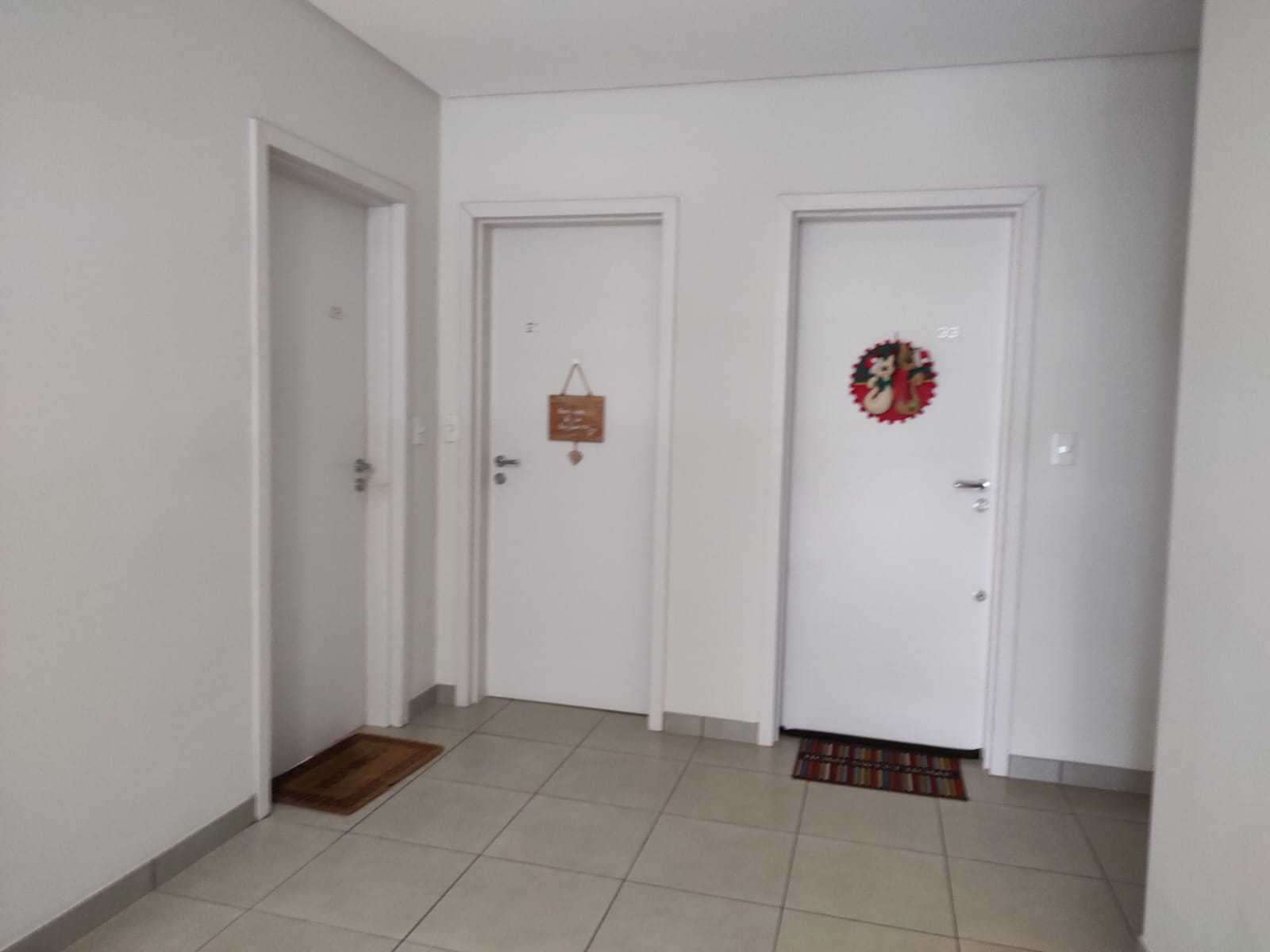 Apartamento à venda com 2 quartos, 77m² - Foto 4