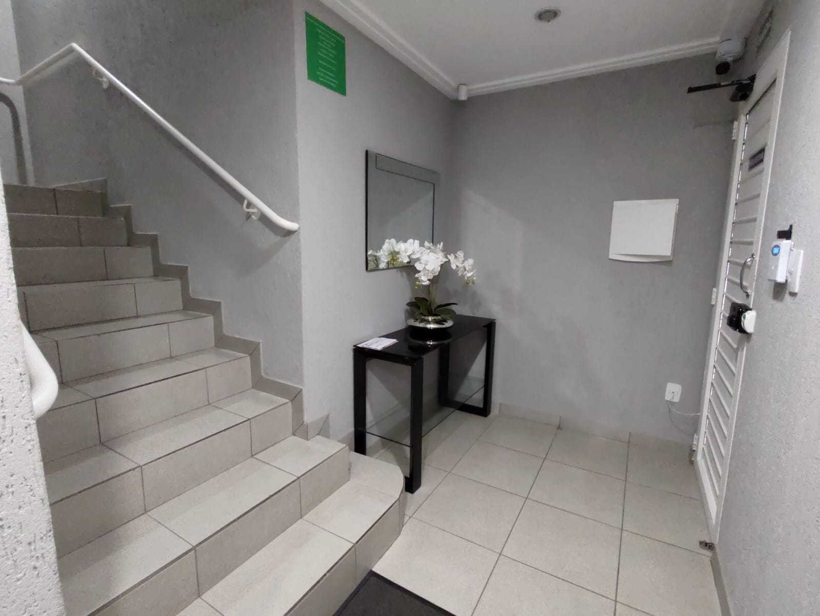 Apartamento à venda com 2 quartos, 77m² - Foto 3