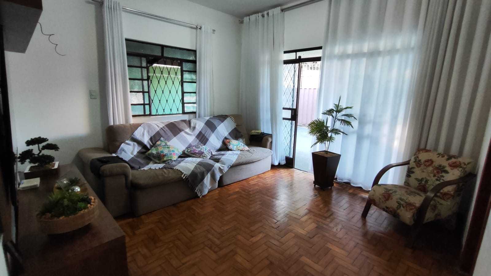 Casa à venda com 3 quartos, 150m² - Foto 2