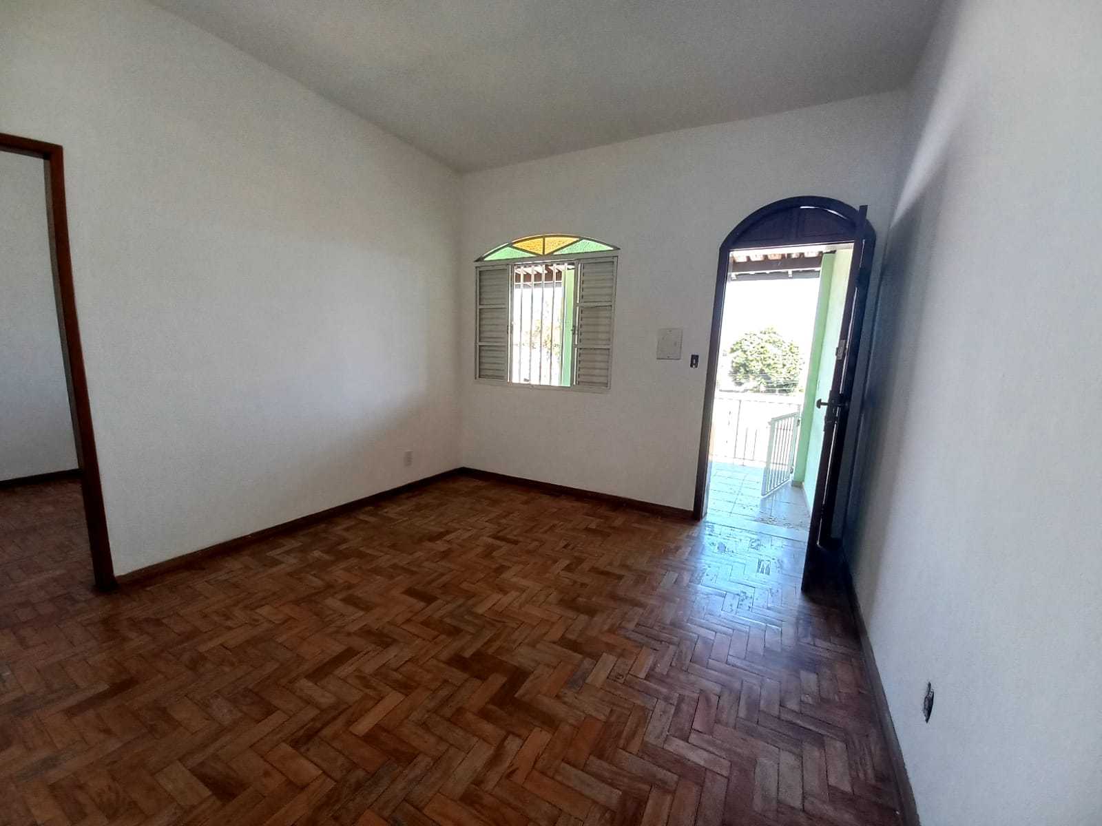 Casa para alugar com 1 quarto, 60m² - Foto 4