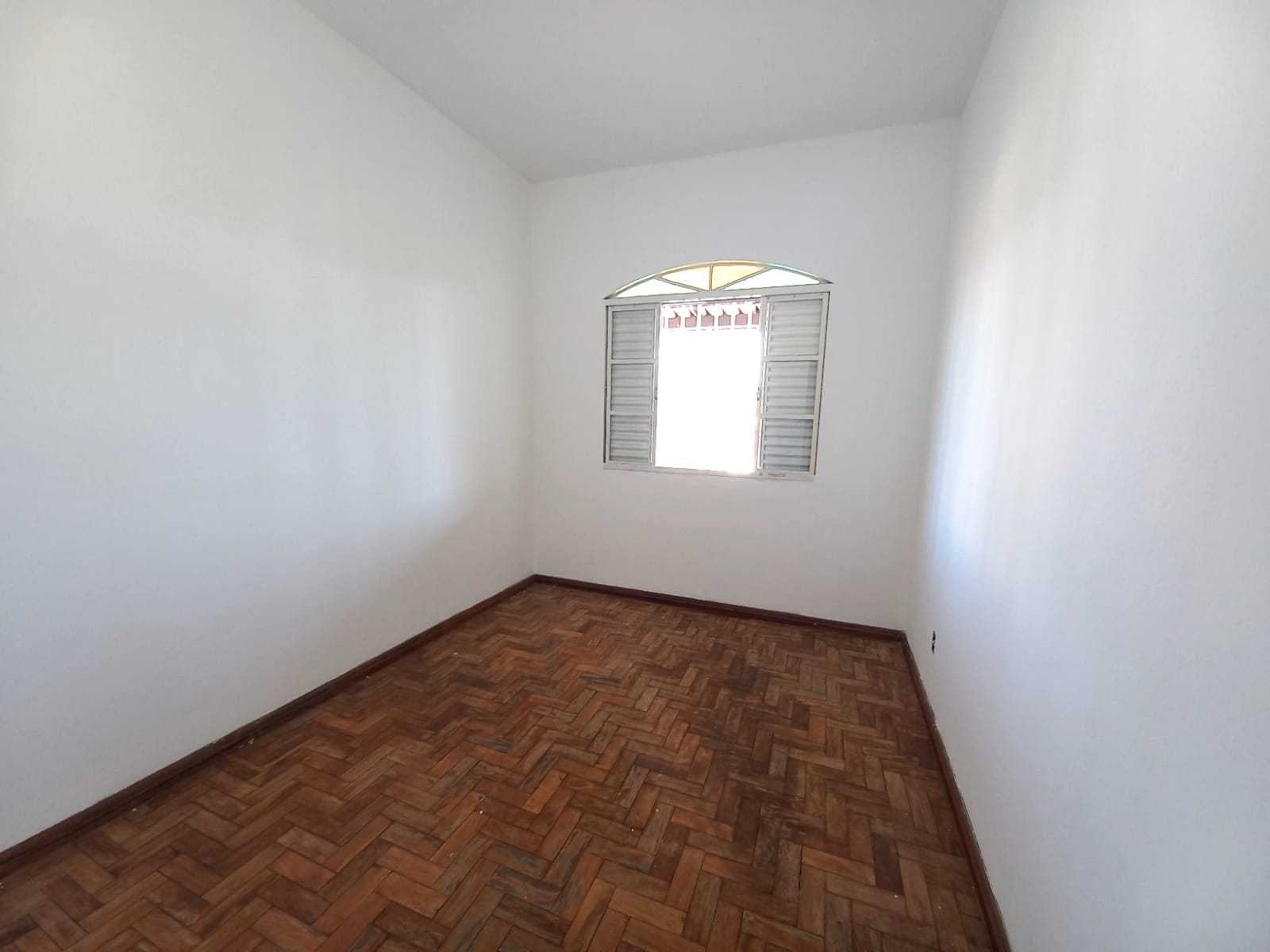 Casa para alugar com 1 quarto, 60m² - Foto 8