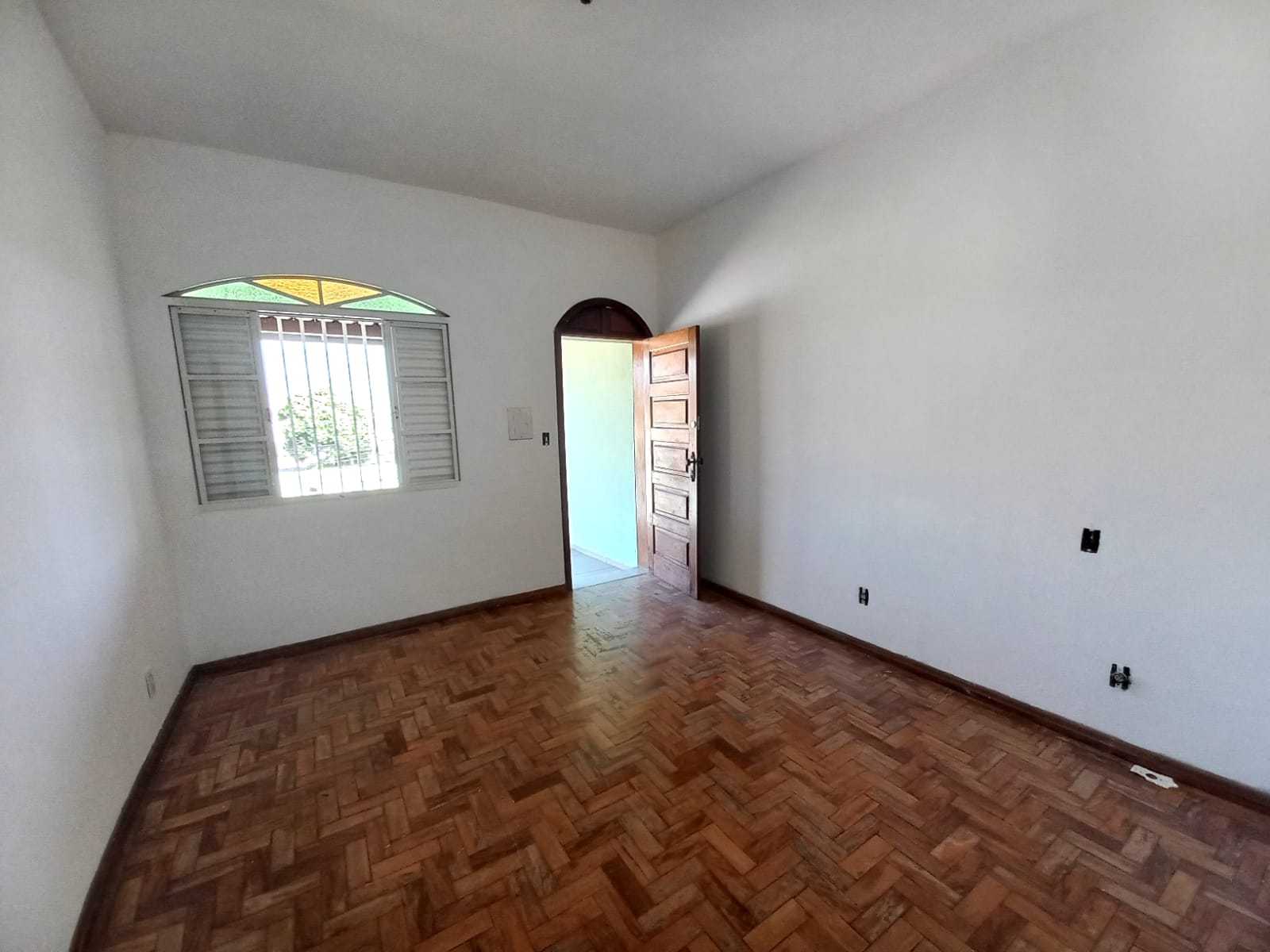 Casa para alugar com 1 quarto, 60m² - Foto 5