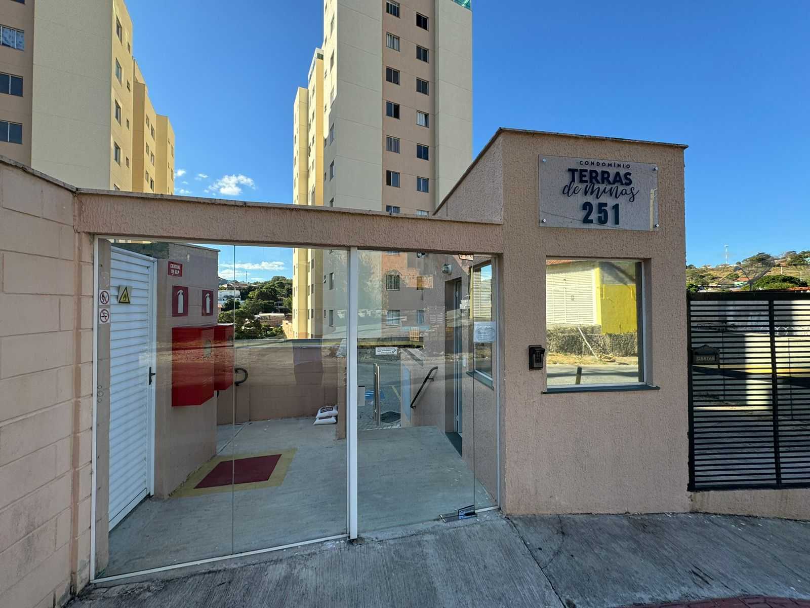 Apartamento à venda com 2 quartos, 65m² - Foto 1