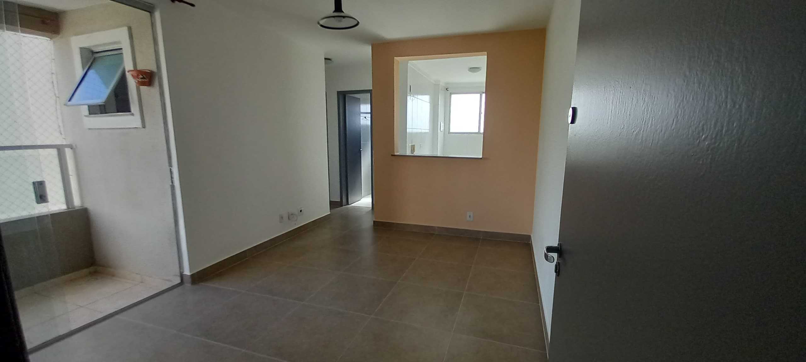 Apartamento à venda com 2 quartos, 70m² - Foto 2