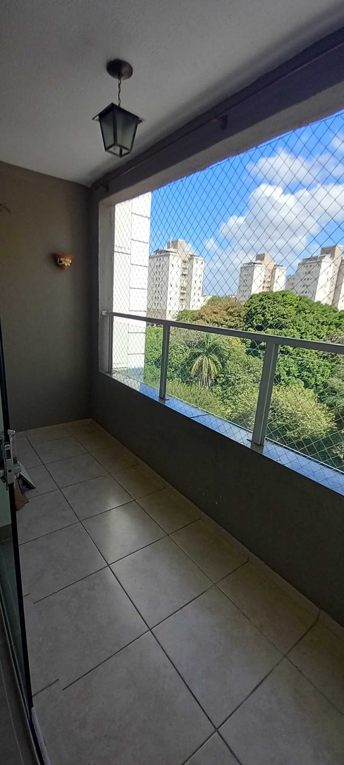 Apartamento à venda com 2 quartos, 70m² - Foto 1