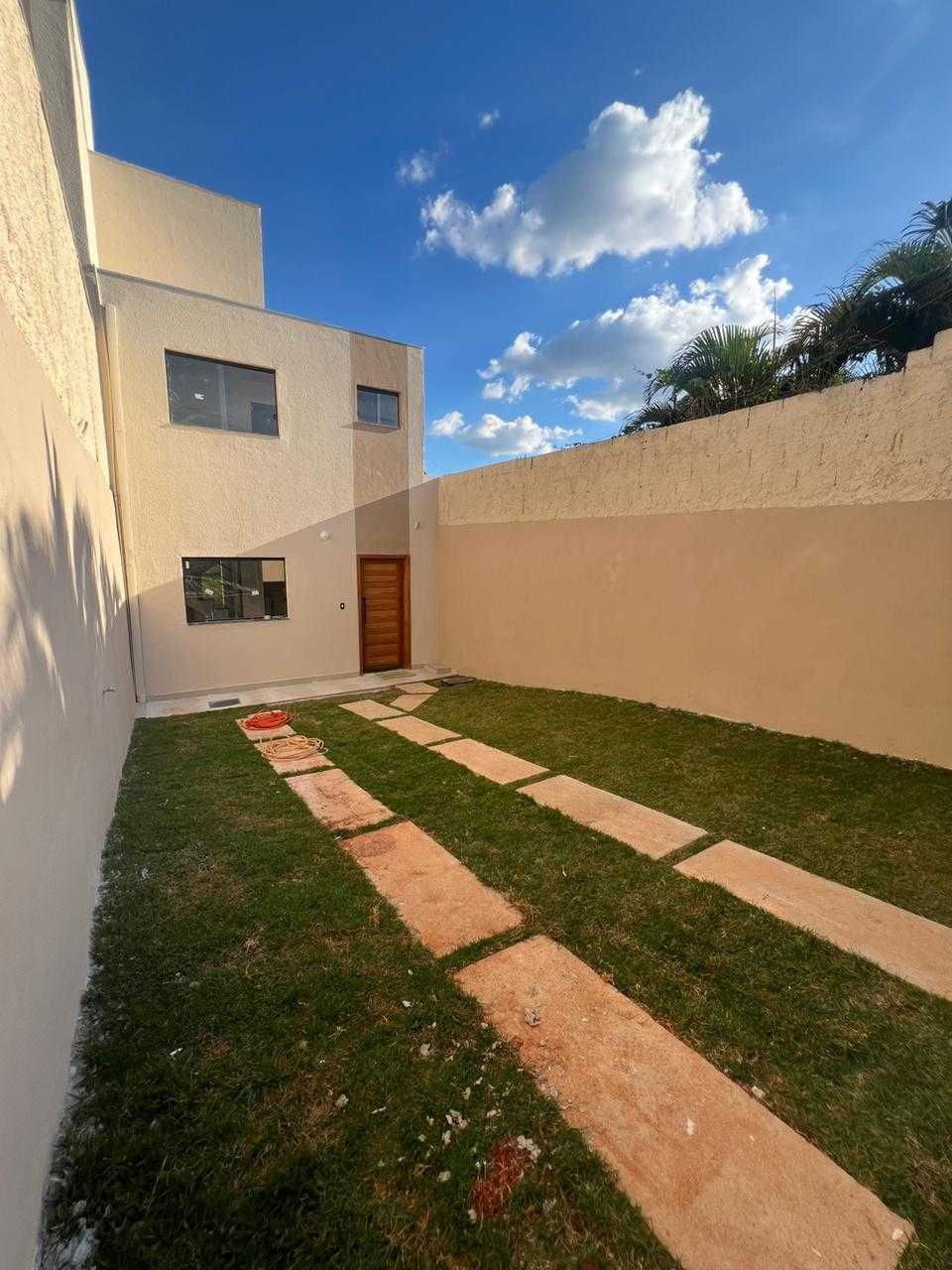 Casa, 3 quartos, 112 m² - Foto 1