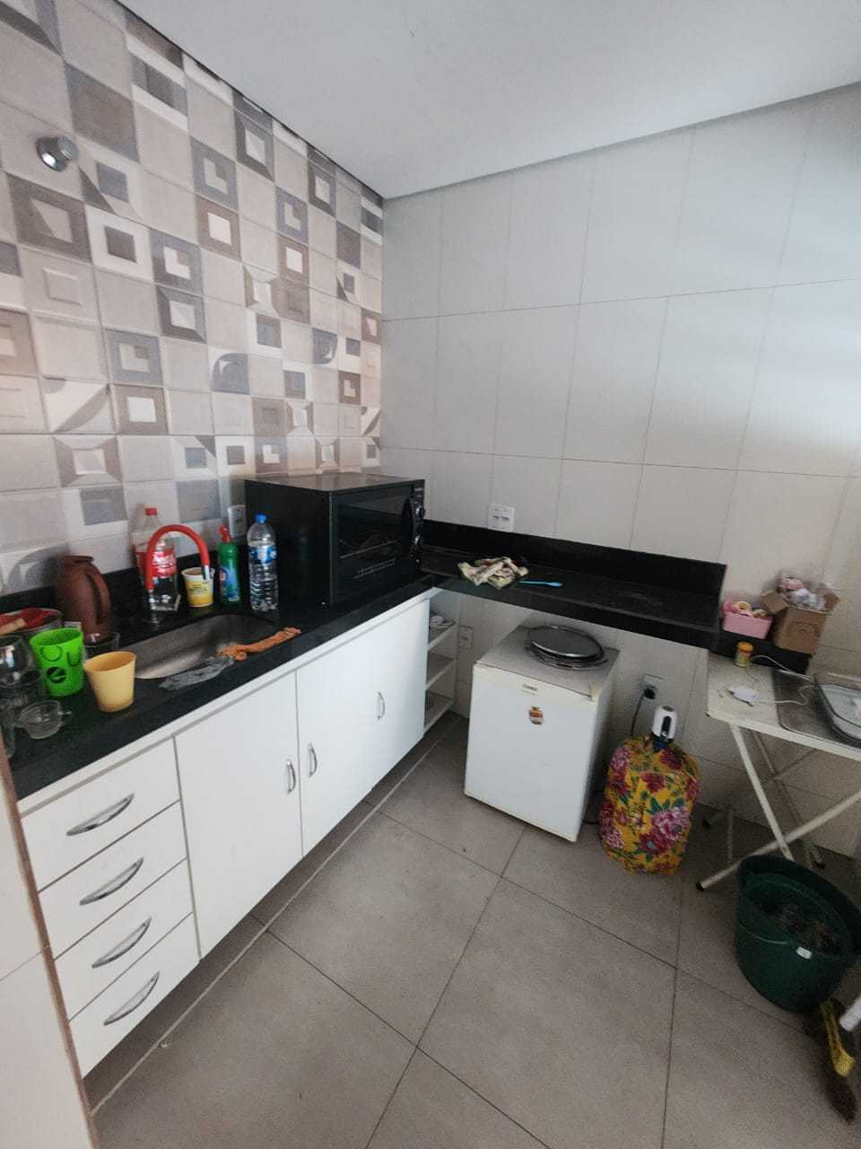 Casa à venda com 6 quartos, 360m² - Foto 1