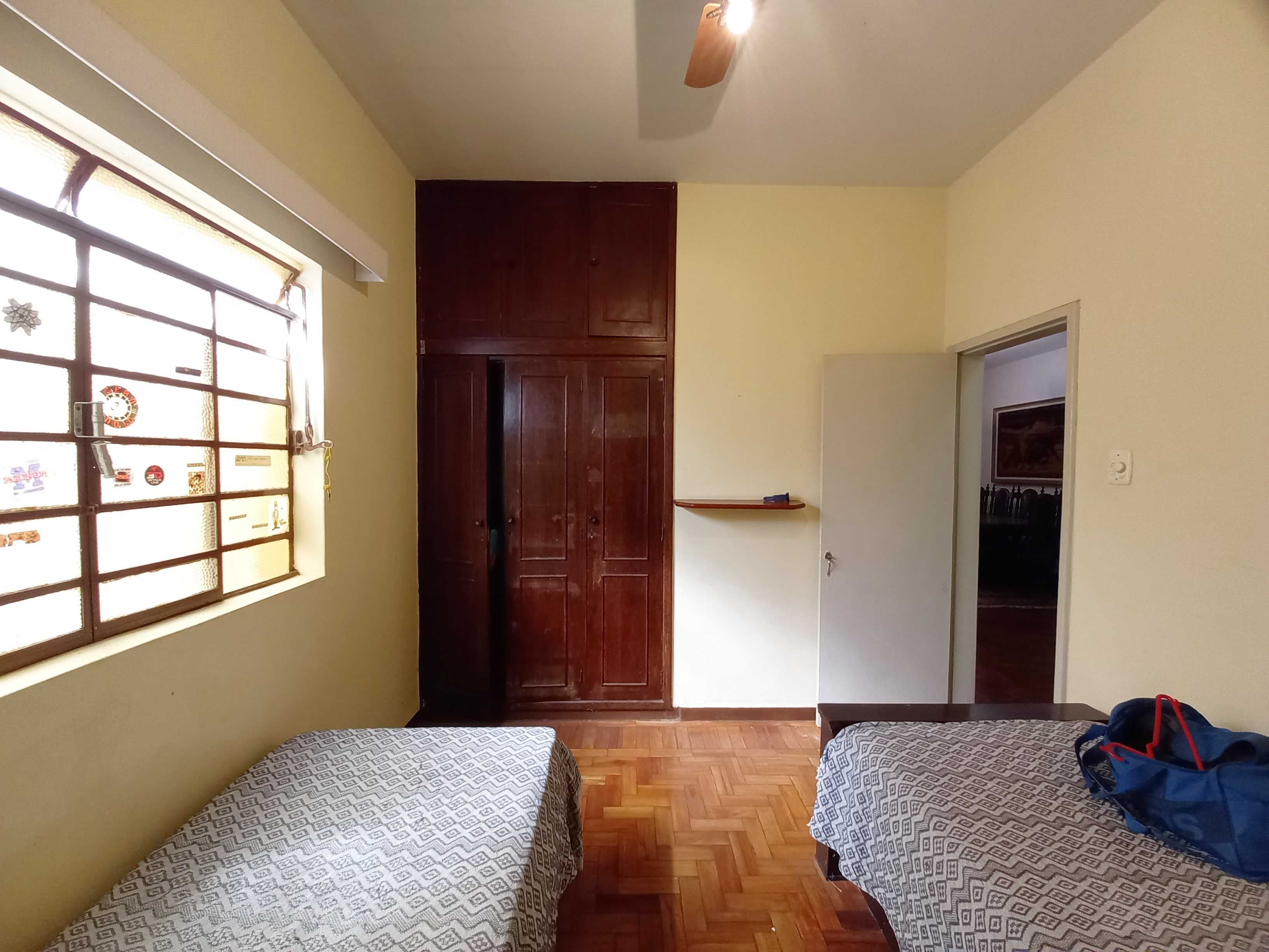 Casa à venda com 4 quartos, 323m² - Foto 11