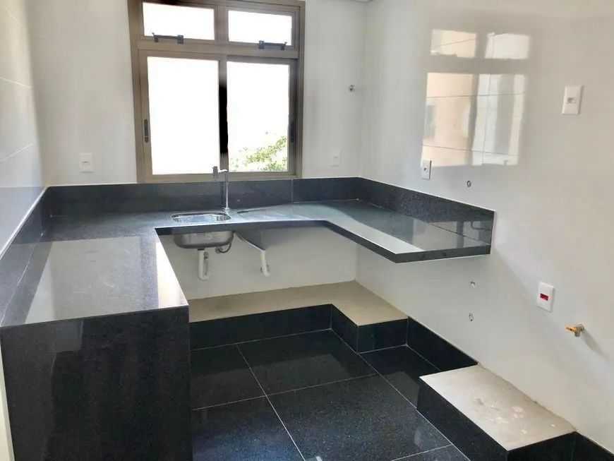 Apartamento à venda com 4 quartos, 187m² - Foto 7