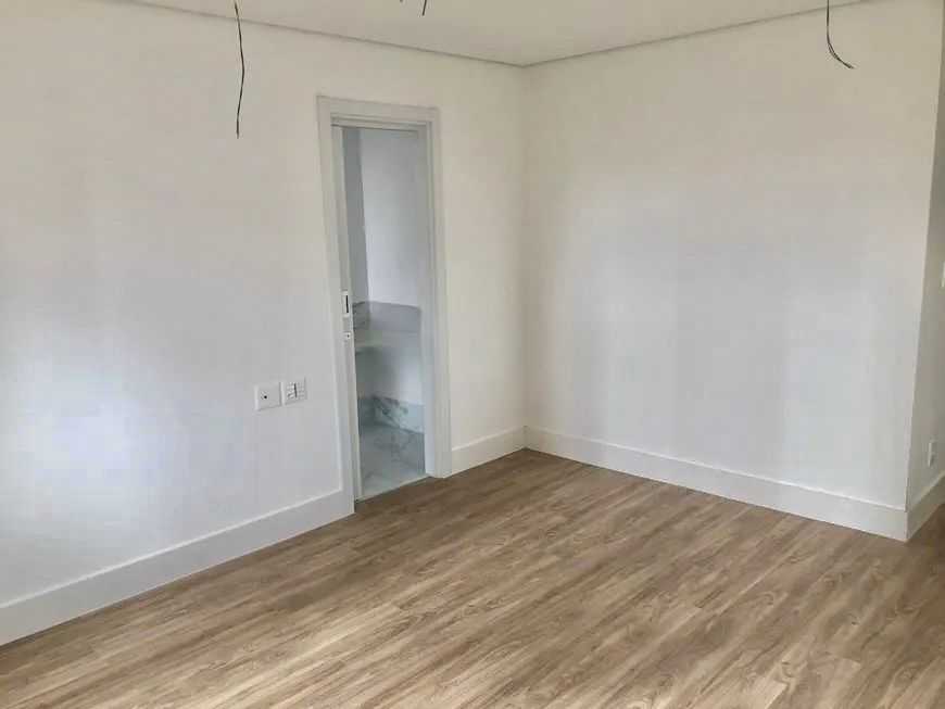 Apartamento à venda com 4 quartos, 187m² - Foto 3