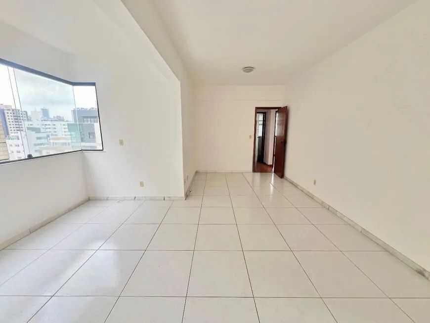 Apartamento à venda com 3 quartos, 83m² - Foto 2