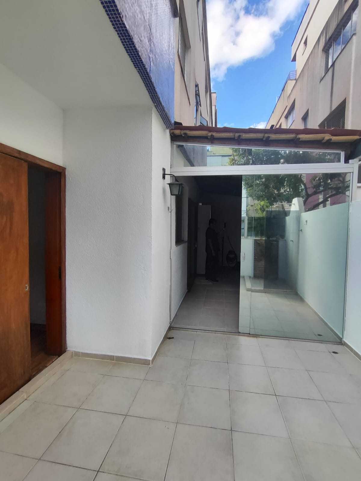 Apartamento à venda com 2 quartos, 62m² - Foto 4