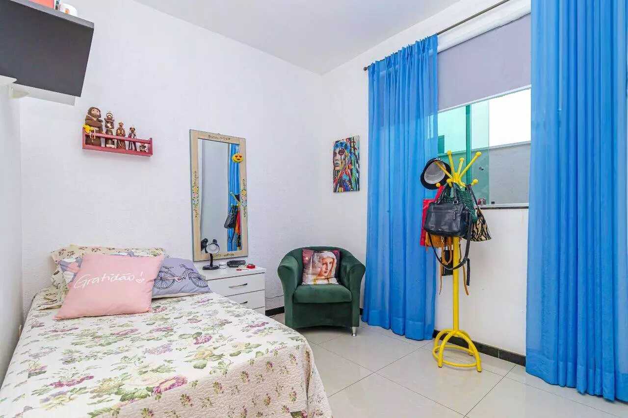 Casa de Condomínio à venda com 4 quartos, 246m² - Foto 9